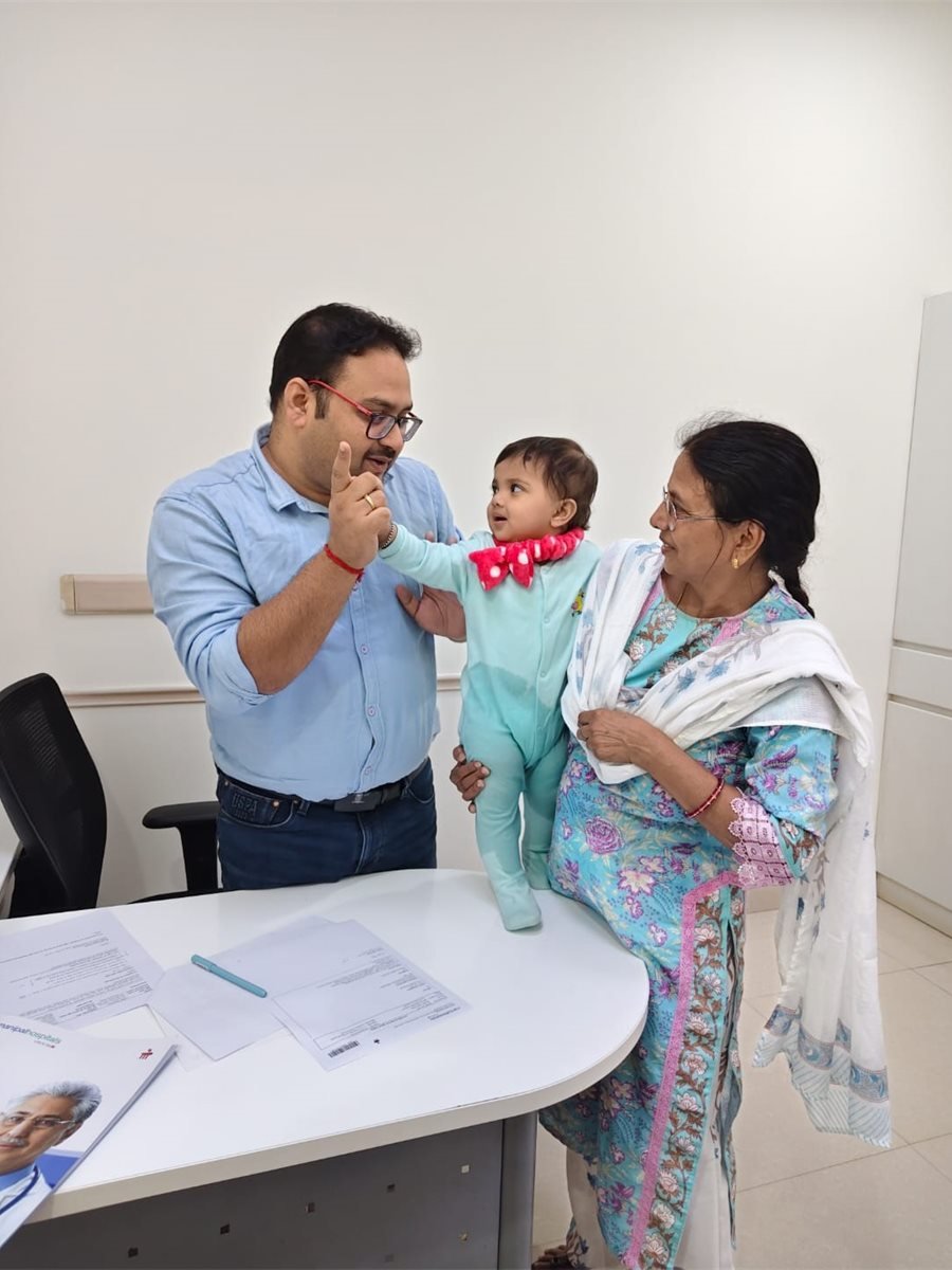Dr. Saurodip Maity with patients at Manipal Hospital